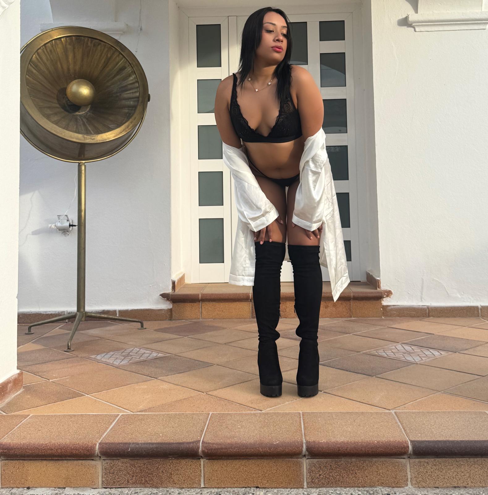 Escort - SARA - Ibiza Tops